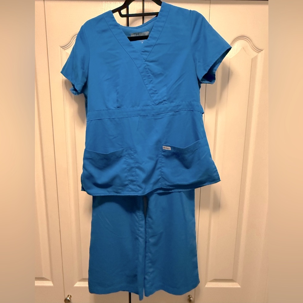 Grey’s Anatomy women’s scrub set - M, ocean blue.